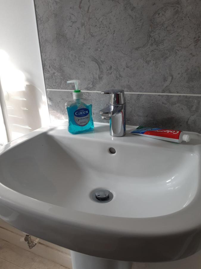 Our Guests Are Royal Apartment Higham Ferrers Ngoại thất bức ảnh